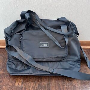 Grey Foldie expandable travel bag